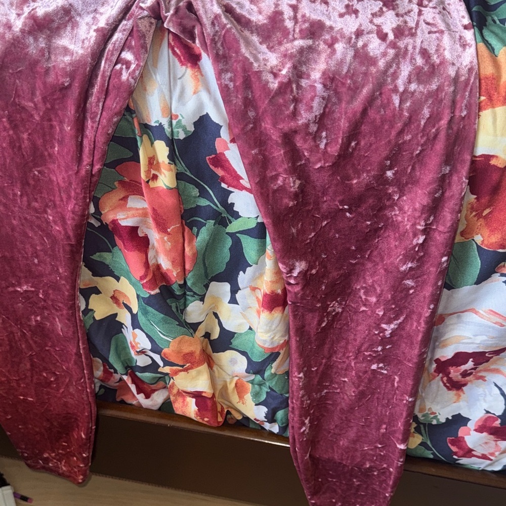 RBX Crushed Velvet Leggings in Dusty Rose - Picture 3 of 5